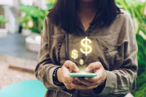 Cutting Card Costs: How Digital Trends Impact Debt Tactics